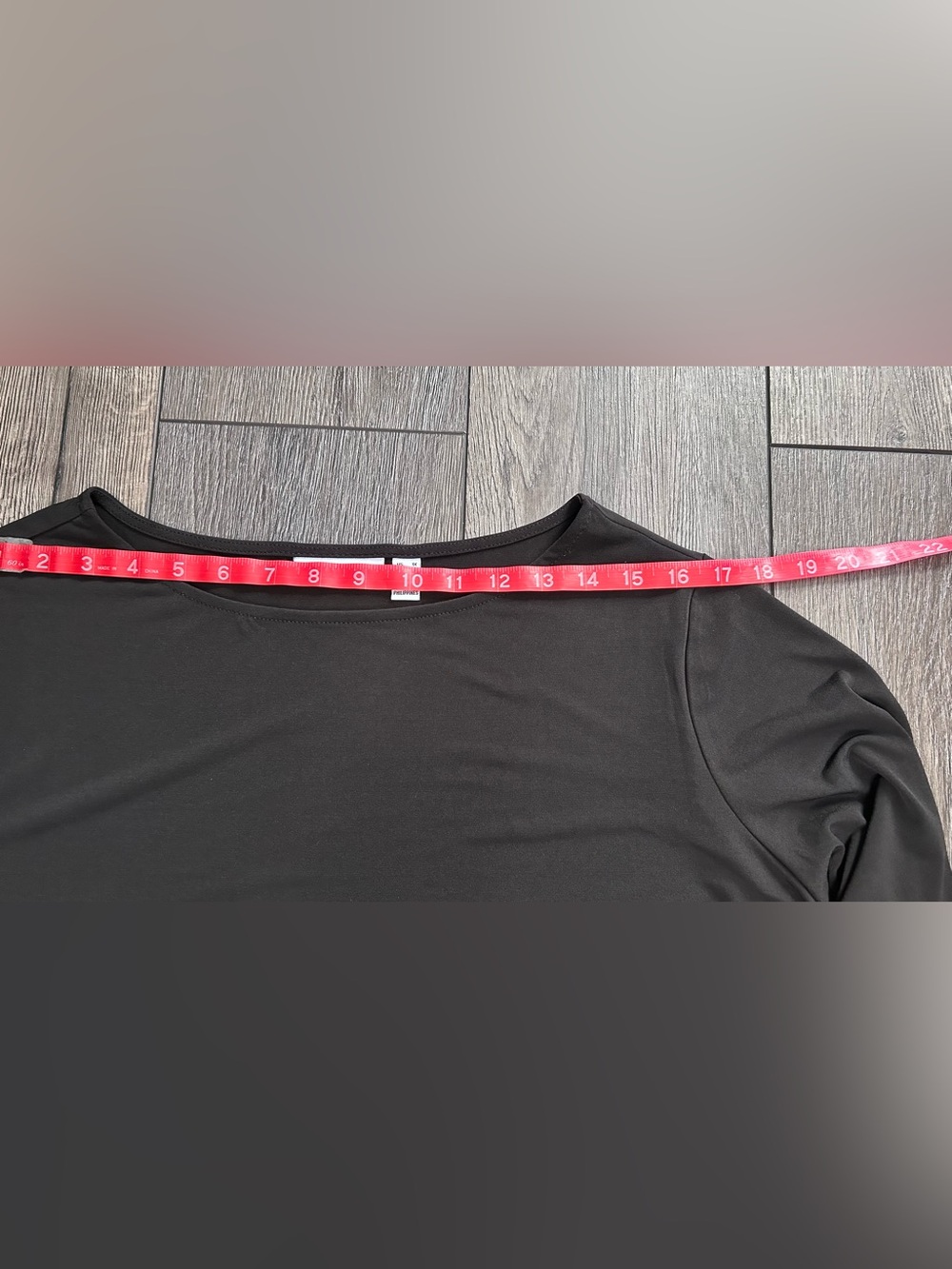 Susan Graver 1X Black Bell Sleeve Top Gold Contrast Liquid Knit Plus Size - Picture 7 of 15